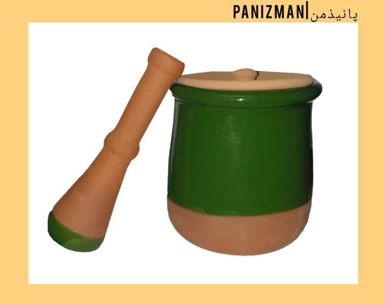 ظرف سفالی تک نفره به همراه گوشتکوب سفالی